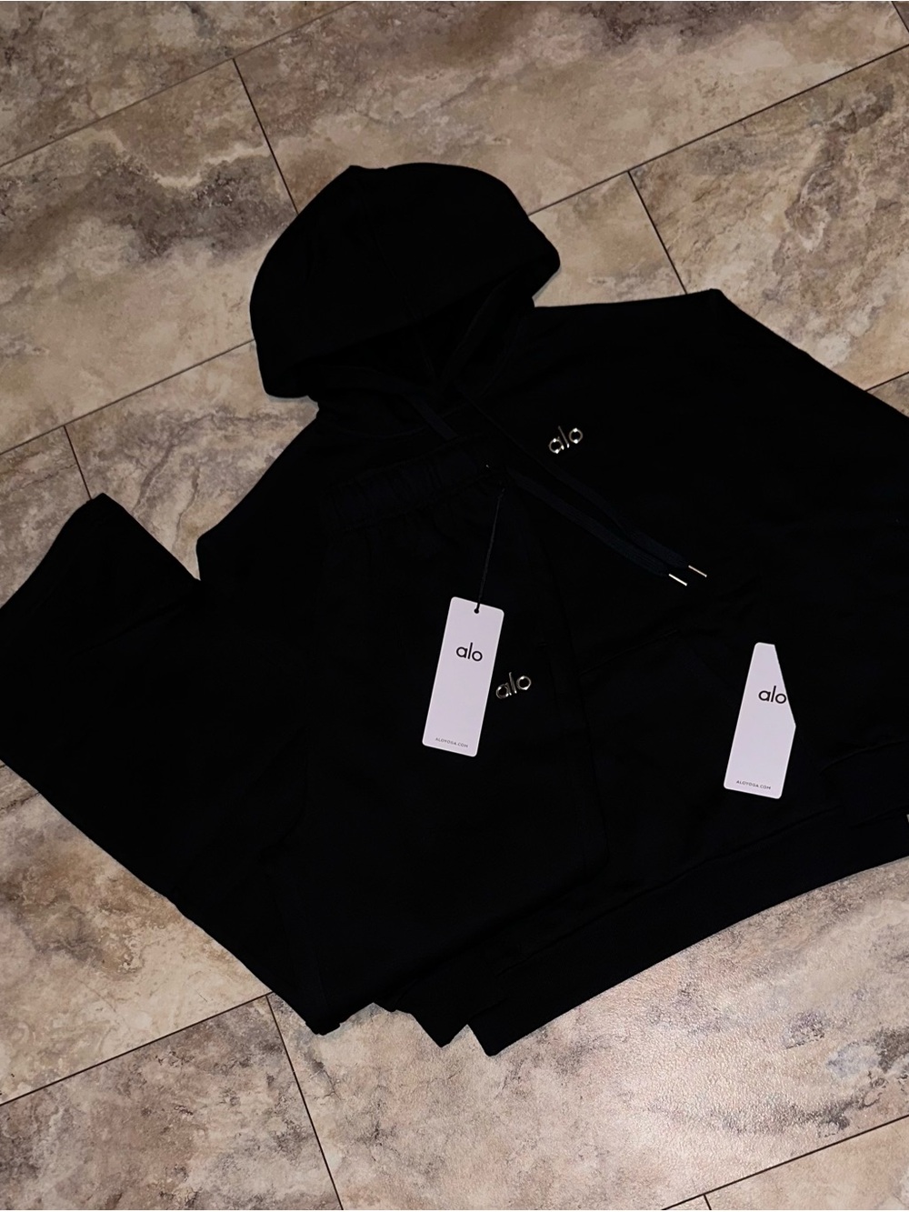 Alo Yoga Accolade Hoodie & Straight Leg Sweatpants Set Black Size Small